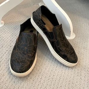 Olukai Slip ons Size 7